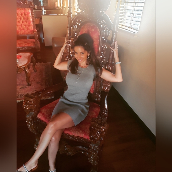 Welcome to my Posh Closet!! - Picture 10 of 15